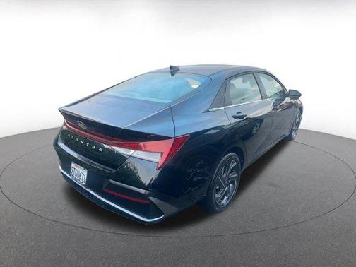 2025 Hyundai ELANTRA SEL