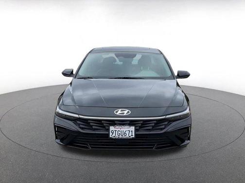 2025 Hyundai ELANTRA SEL