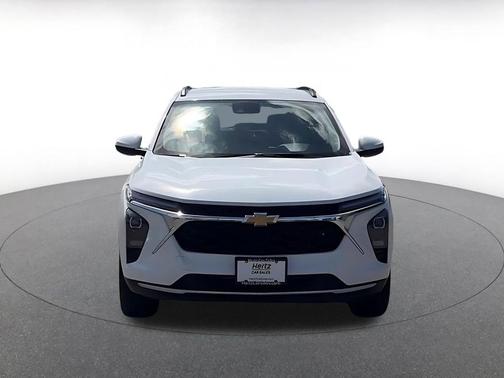 Summit White 2025 Chevrolet Trax LT