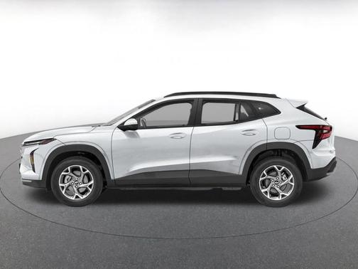 Summit White 2025 Chevrolet Trax LT