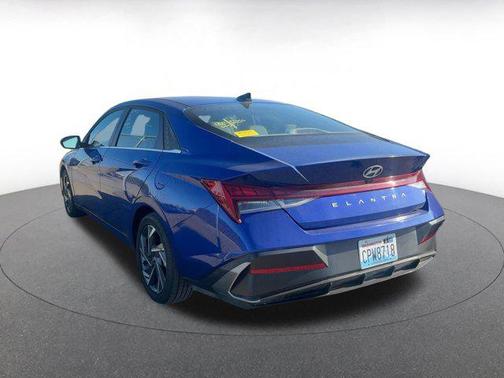 2025 Hyundai ELANTRA SEL