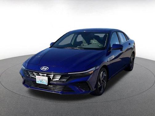 2025 Hyundai ELANTRA SEL