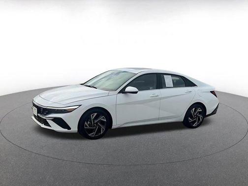 2025 Hyundai ELANTRA SEL