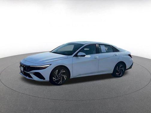 2025 Hyundai ELANTRA Limited