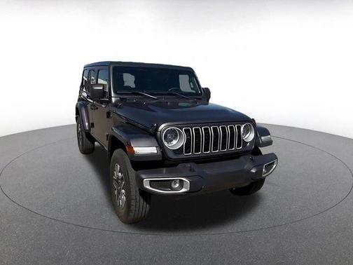 Granite Crystal Metallic Clearcoat 2025 Jeep Wrangler 4-Door Sahara 4x4