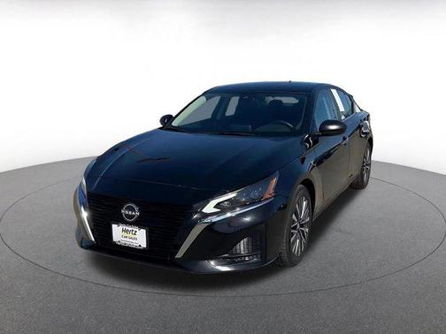 Super Black 2025 Nissan Altima SV FWD