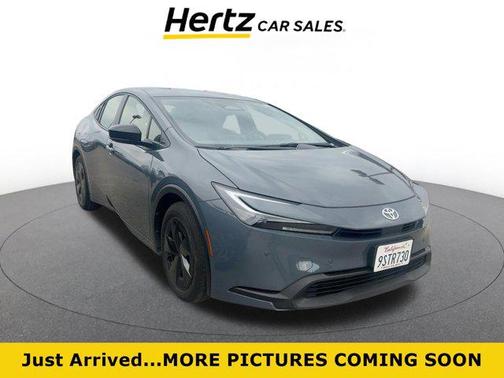 2025 Toyota Prius LE
