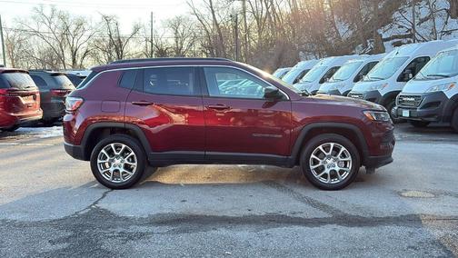 2022 Jeep Compass Latitude Lux