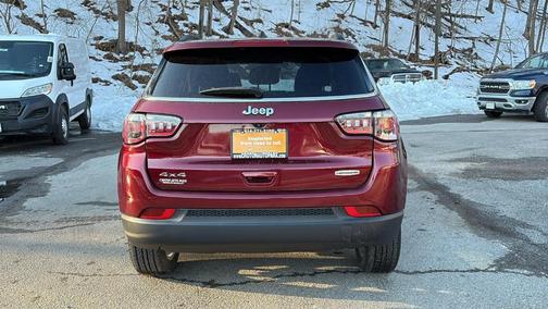 2022 Jeep Compass Latitude Lux