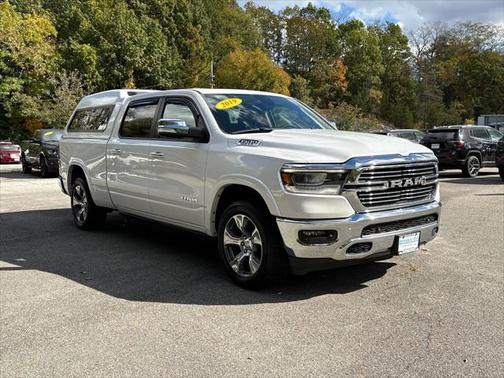 2019 RAM 1500 Laramie Crew Cab 4x4 64' Box