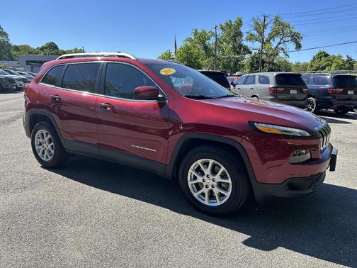 Deep Cherry Red Crystal Pearlcoat 2017 Jeep Cherokee Latitude