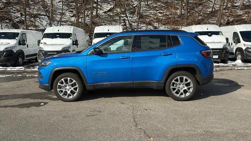 2023 Jeep Compass Latitude Lux