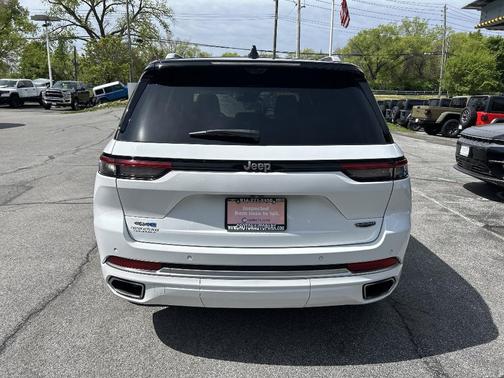 Bright White Clearcoat 2022 Jeep Grand Cherokee 4xe Summit