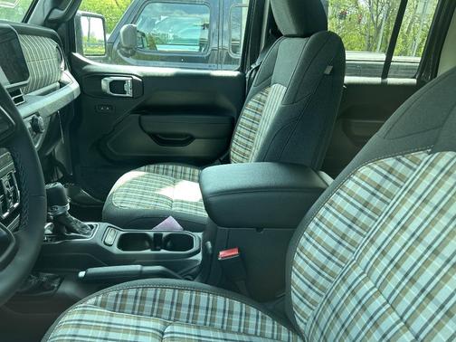 Granite Crystal 2026 Jeep Wrangler Sport