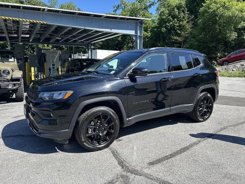 Diamond Black 2023 Jeep Compass Altitude
