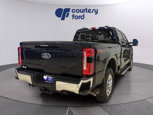 2023 Ford F-350 LARIAT SUPER DUTY