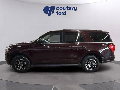 JEWEL RED MET TINTED CC 2023 Ford Expedition XLT