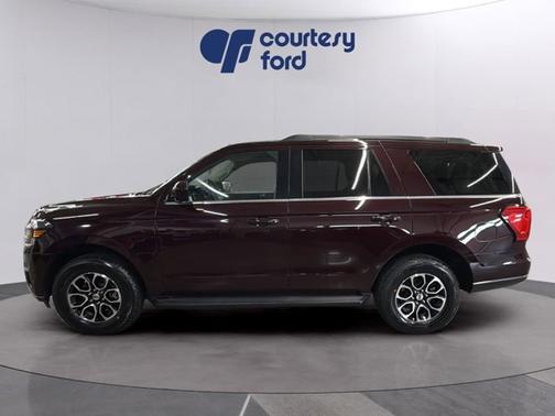 JEWEL RED MET TINTED CC 2023 Ford Expedition XLT