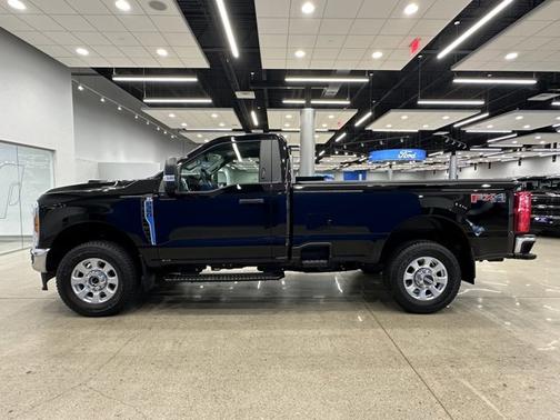 2023 Ford F-350 XLT