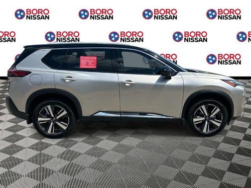 2 Tone Champagne Black Roof 2023 Nissan Rogue Platinum