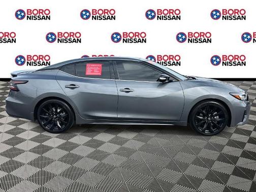 2023 Nissan Maxima SR