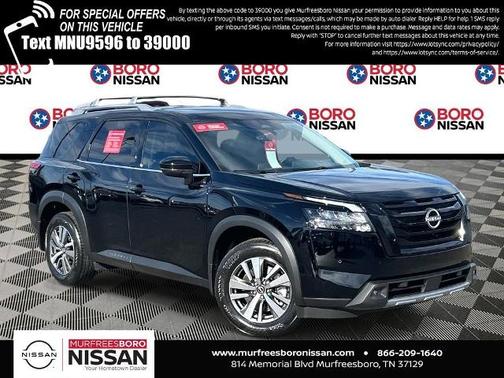 2025 Nissan Pathfinder SL