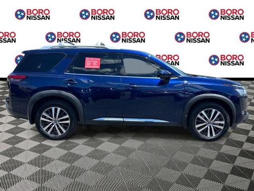 Deep Ocean Blue 2022 Nissan Pathfinder Platinum