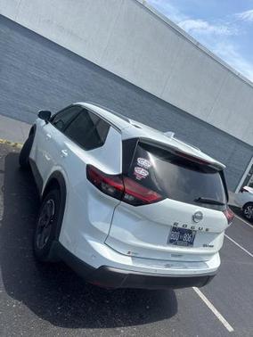 Everest White P 2024 Nissan Rogue SV