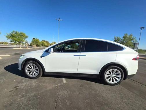 2018 Tesla Model X 100D Sport Utility 4D
