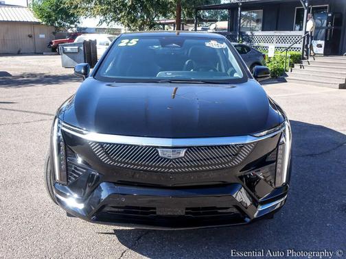 2025 Cadillac OPTIQ Luxury 1 AWD