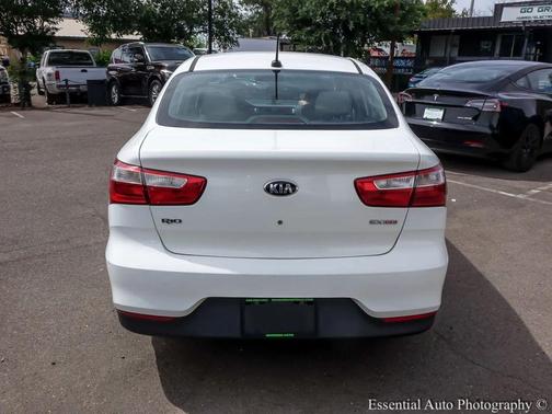 Clear White 2016 Kia Rio EX