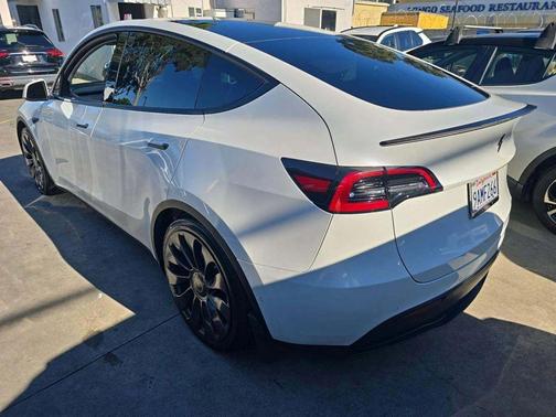 2022 Tesla Model Y Performance Dual Motor All-Wheel Drive
