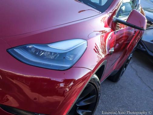 2022 Tesla Model Y Long Range Dual Motor All-Wheel Drive