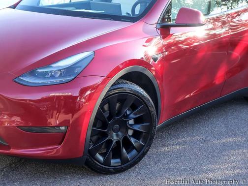 2022 Tesla Model Y Long Range Dual Motor All-Wheel Drive