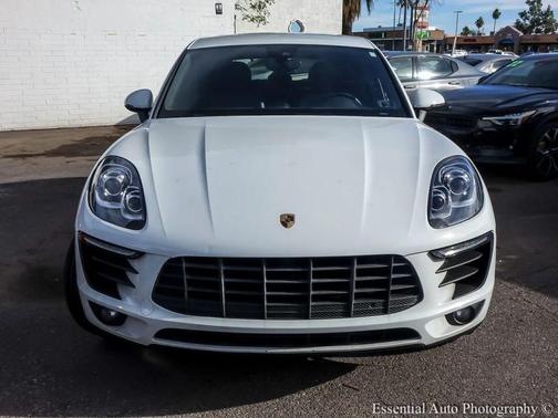 2018 Porsche Macan Sport Utility 4D