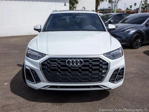 White 2021 Audi Q5 Premium Plus 55 TFSI e quattro S tronic