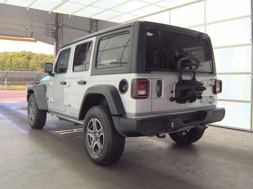 Silver Zynith Clearcoat 2022 Jeep Wrangler Unlimited Sport