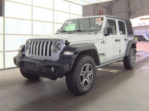 Silver Zynith Clearcoat 2022 Jeep Wrangler Unlimited Sport