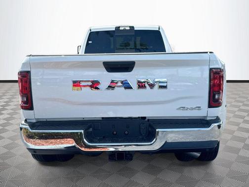 Bright White Clearcoat 2026 RAM 3500 Tradesman Crew Cab 4x4 8' Box
