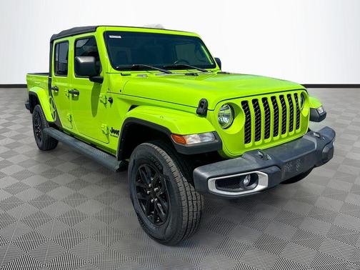 Limited Edition Gecko Clearcoat 2021 Jeep Gladiator Sport S