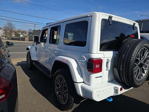 Bright White Clearcoat 2023 Jeep Wrangler 4xe Sahara High Altitude