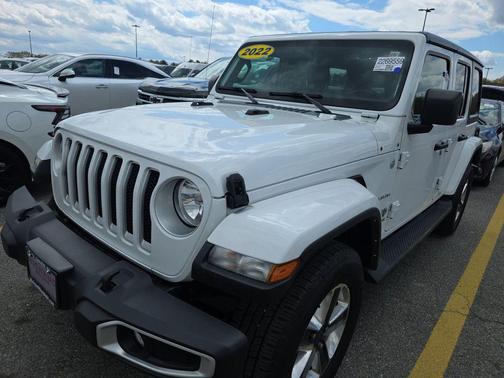 Bright White Clearcoat 2022 Jeep Wrangler Unlimited Sahara