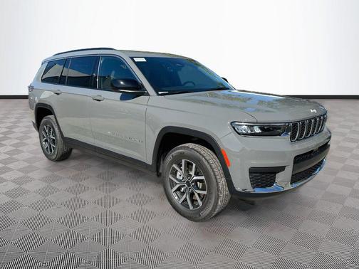 Sting-Gray Clearcoat 2027 Jeep Grand Cherokee L Laredo