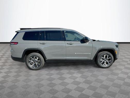 Sting-Gray Clearcoat 2027 Jeep Grand Cherokee L Laredo