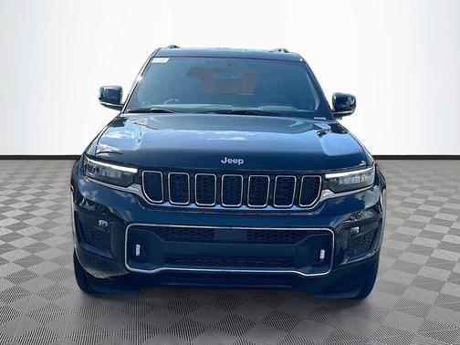 Diamond Black Crystal Pearlcoat 2025 Jeep Grand Cherokee Overland