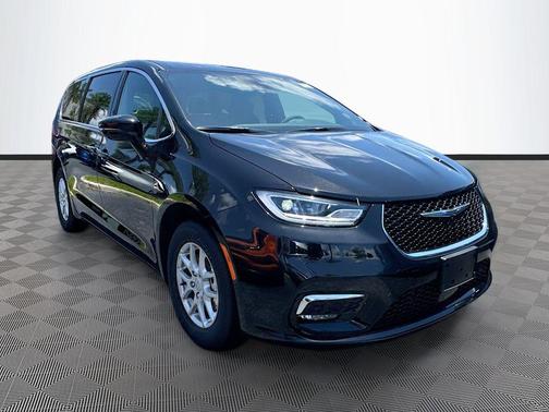 Diamond Black Crystal Pearlcoat 2026 Chrysler Pacifica L