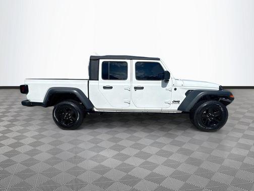 Bright White Clearcoat 2022 Jeep Gladiator Sport