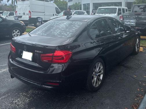 Jet Black 2017 BMW 320 i