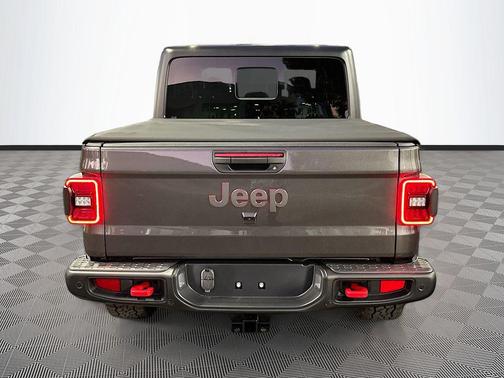 Granite Crystal Metallic Clearcoat 2026 Jeep Gladiator Rubicon