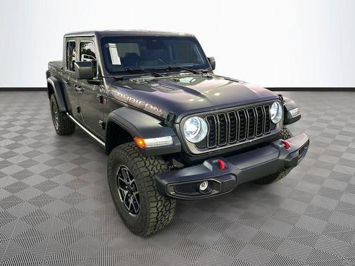 Granite Crystal Metallic Clearcoat 2026 Jeep Gladiator Rubicon